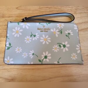 Kate Spade Bags Kate Spade Lucy Day Tripper Daisy Medium L-Zip Wristlet